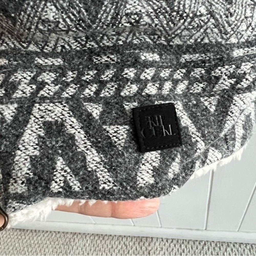 Gray Patterned Women's Jacket - image 4